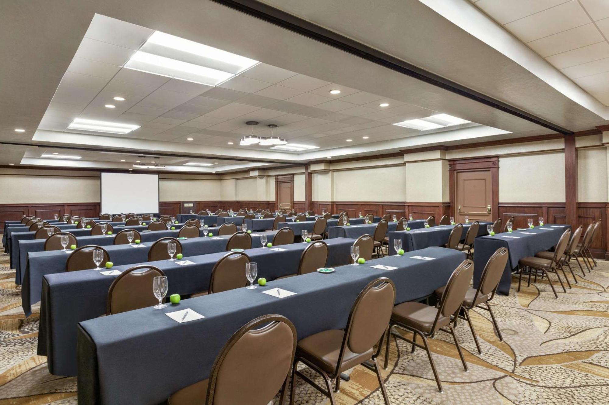 Embassy Suites By Hilton Santa Ana Orange County Airport Bagian luar foto