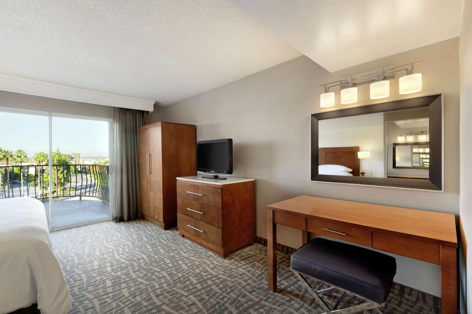 Embassy Suites By Hilton Santa Ana Orange County Airport Bagian luar foto