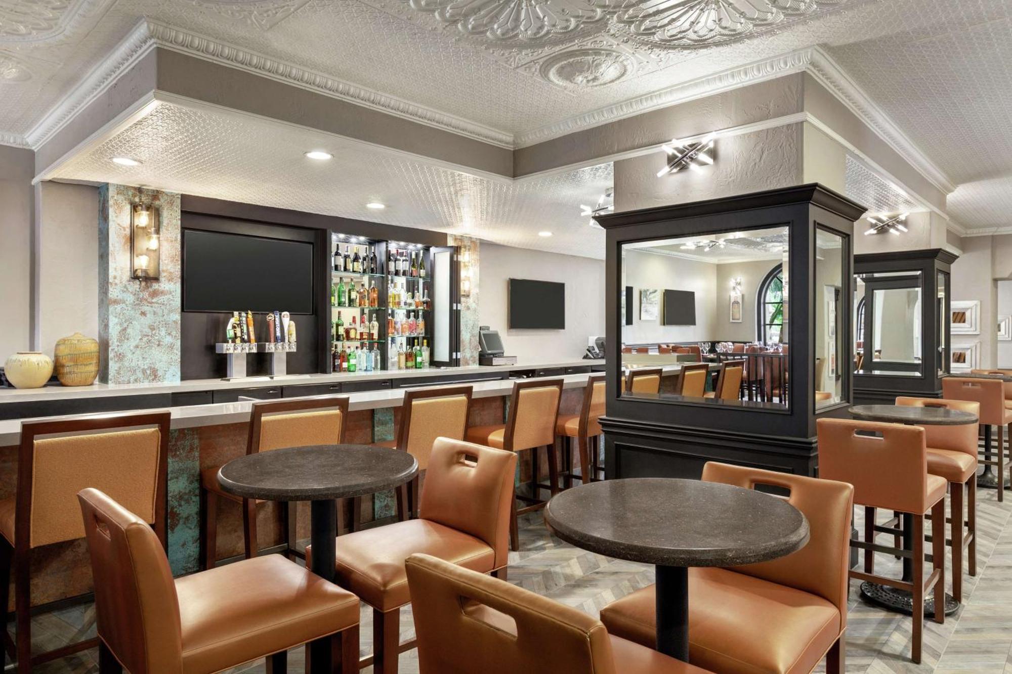 Embassy Suites By Hilton Santa Ana Orange County Airport Bagian luar foto
