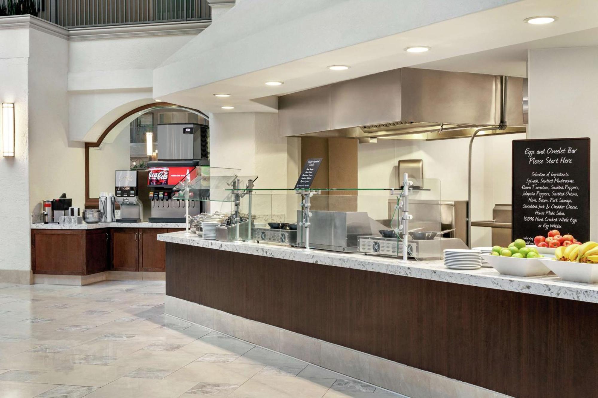 Embassy Suites By Hilton Santa Ana Orange County Airport Bagian luar foto
